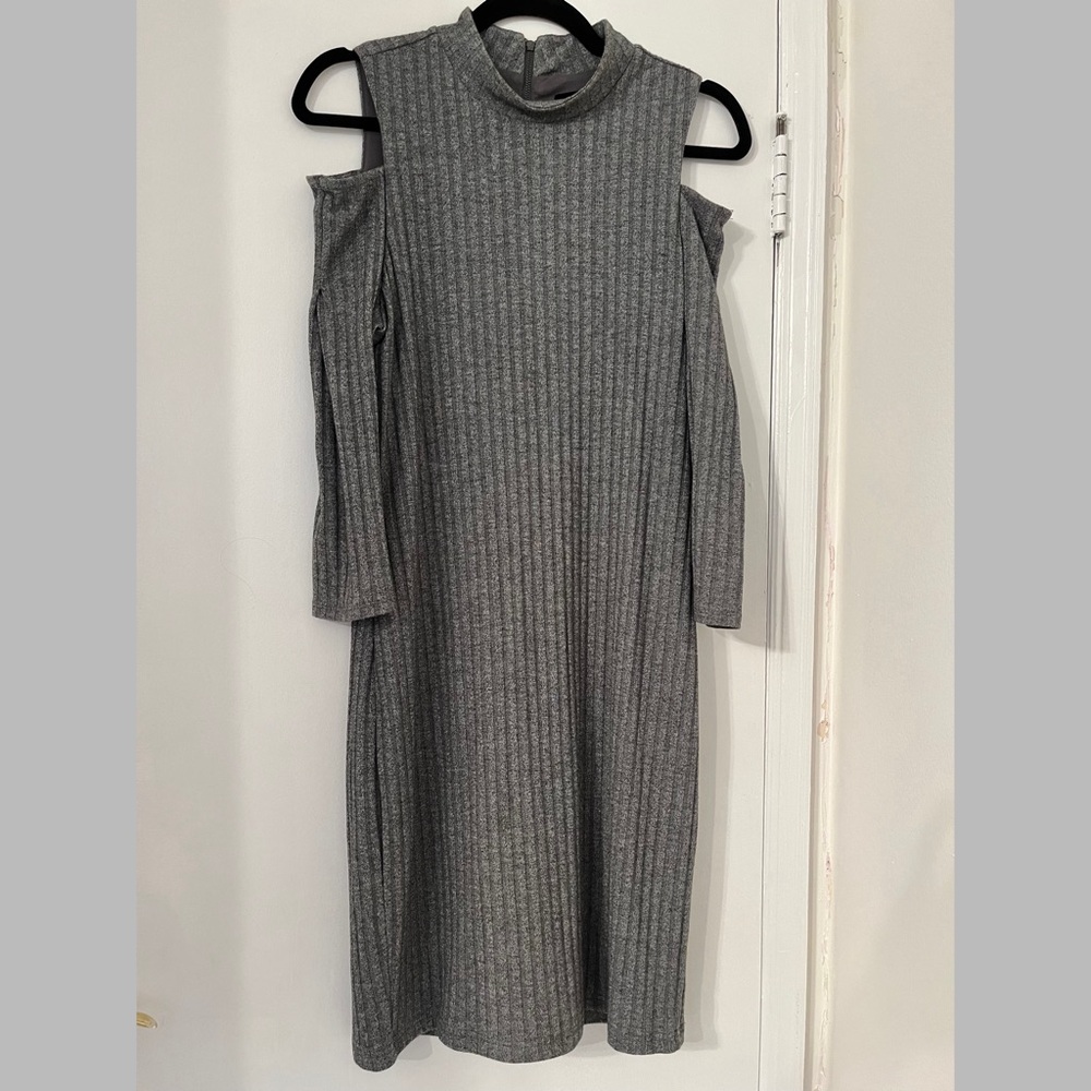 White House Black Market Gray Cut Out Shoulder Ribbed Dress Medium